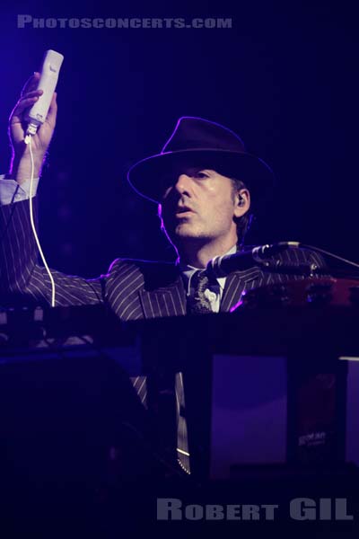 GOTAN PROJECT - 2011-05-10 - PARIS - Place de la Bastille - 